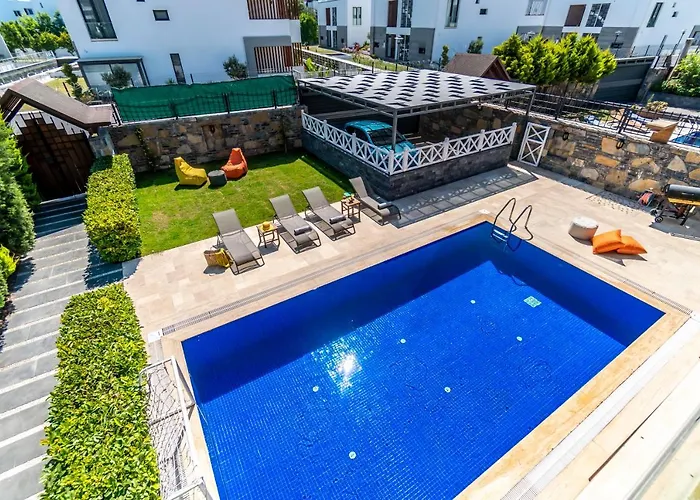 Deluxe Villa Ayshen With Private Swimming Pool