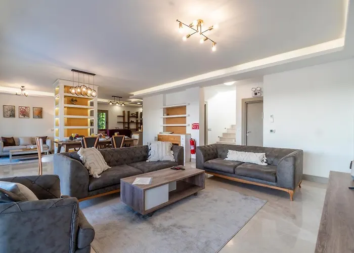 Deluxe Villa Ayshen With Private Swimming Pool
